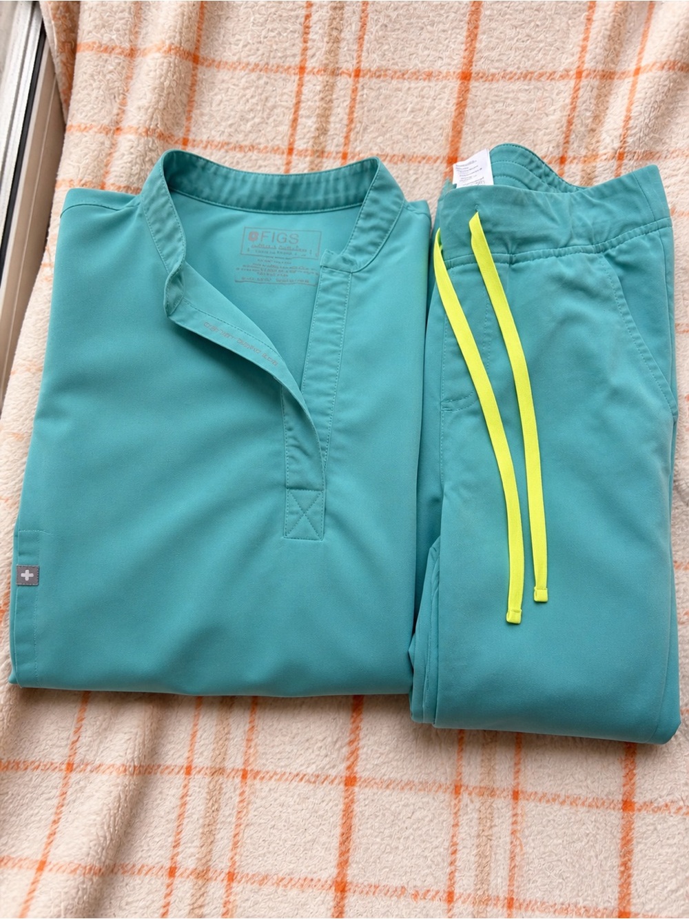 Figs Teal Medical Scrub Top and bottoms